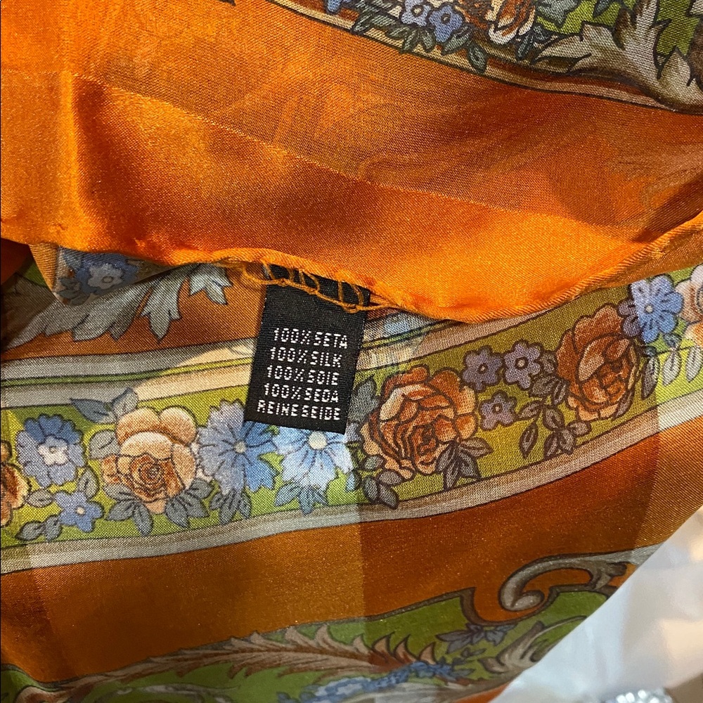 Vibrant Orange & Green Medallion Silk Scarf 34 x 34 inch
NWOTs 100% Silk - Picture 7 of 7
